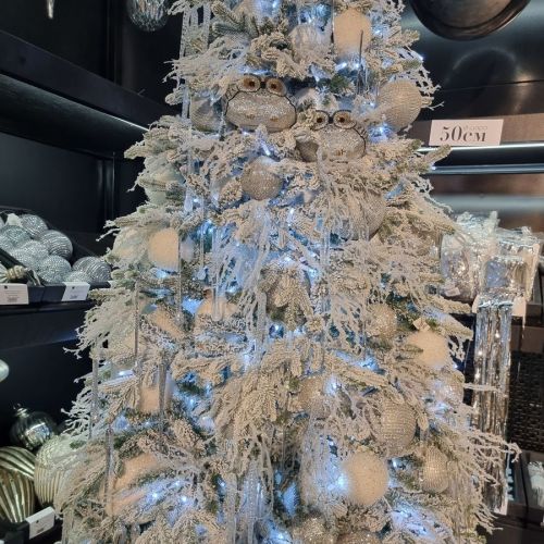 Украшение новогодней елки: белый цвет